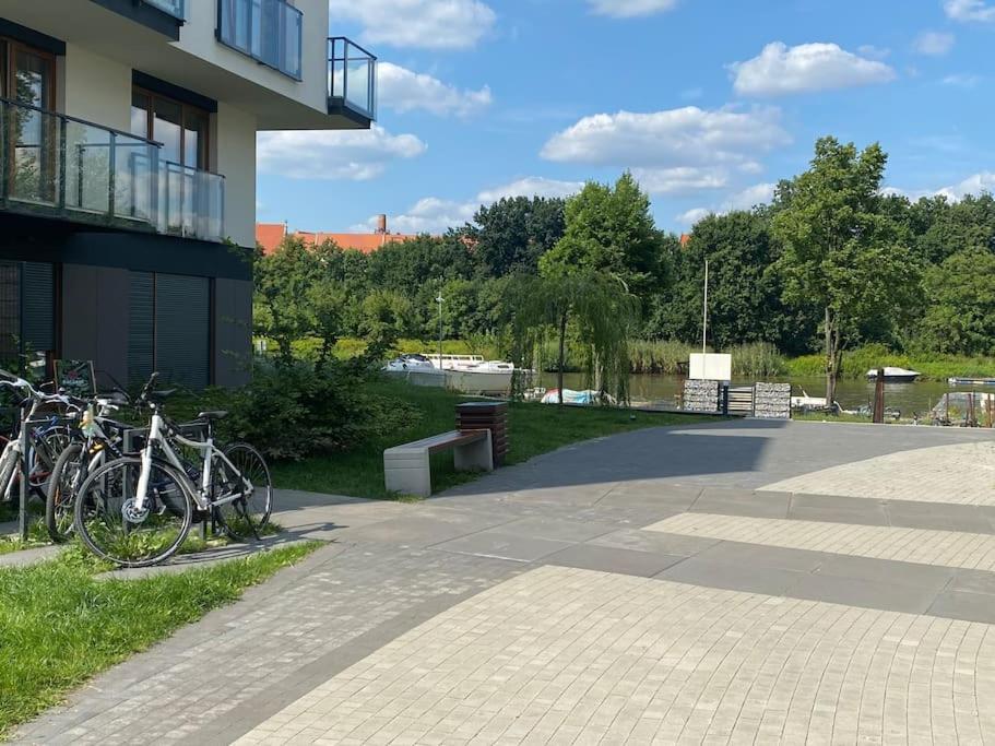 Art Marina Nad Rzeka Z Bezplatnym Parkingiem Apartment - Wroclaw, Wroclaw